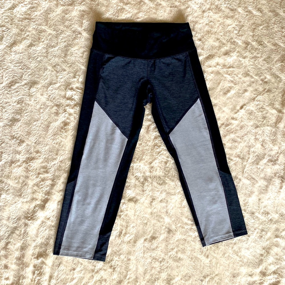 Champion grey bloc yoga pants - capri length